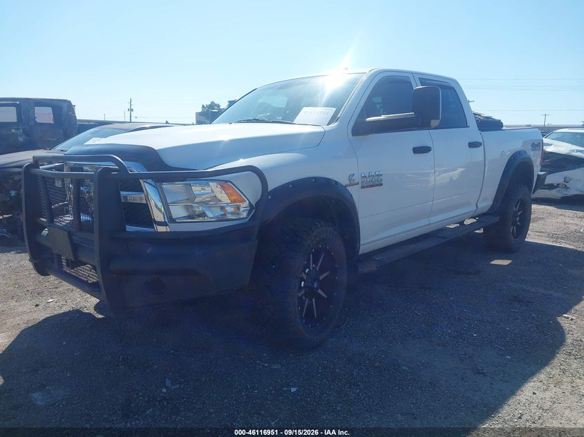 Vin: 3c6ur5cl4hg662981, lot: 46616667, ram 2500 tradesman  4x4 6'4 box 20172