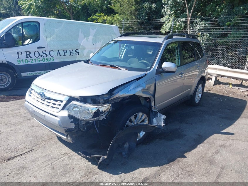 2013 Subaru Forester, Left Front, IAAI, VIN JF2SHADC9DH445227 — photo 2