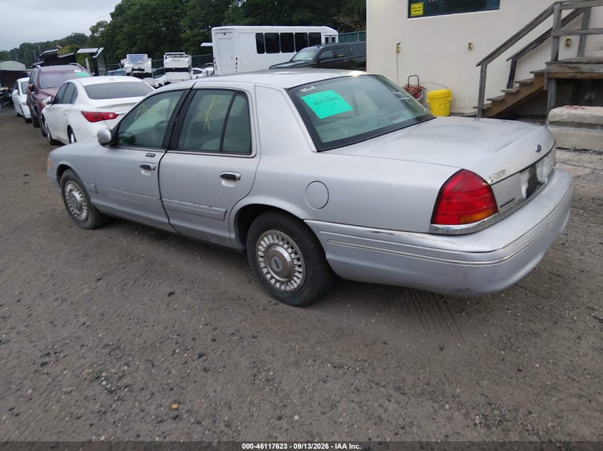 2001 FORD CROWN VICTORIA auction photo 3