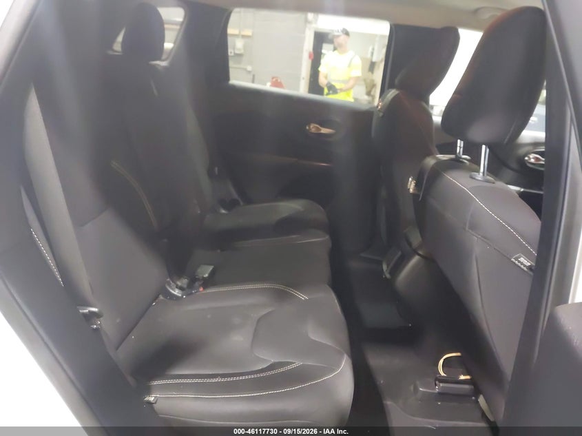 2015 JEEP CHEROKEE auction photo 8