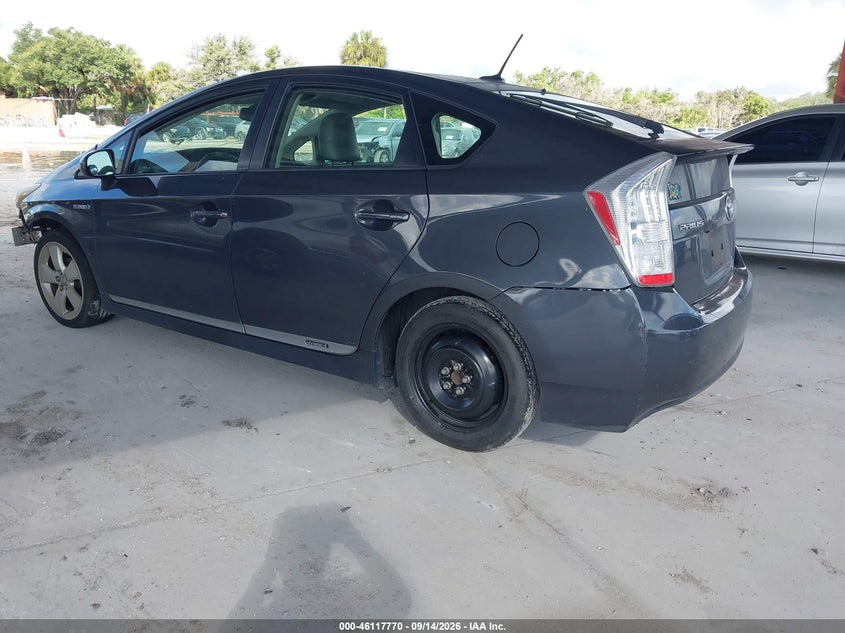 2011 TOYOTA PRIUS auction photo 3