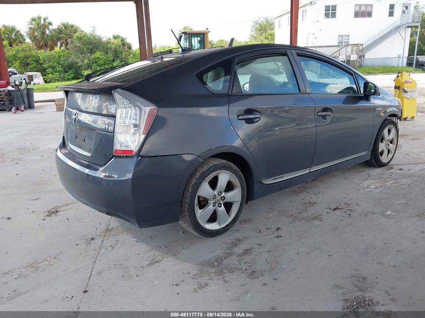 2011 TOYOTA PRIUS auction photo 4