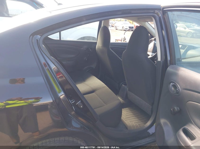2015 NISSAN VERSA auction photo 8