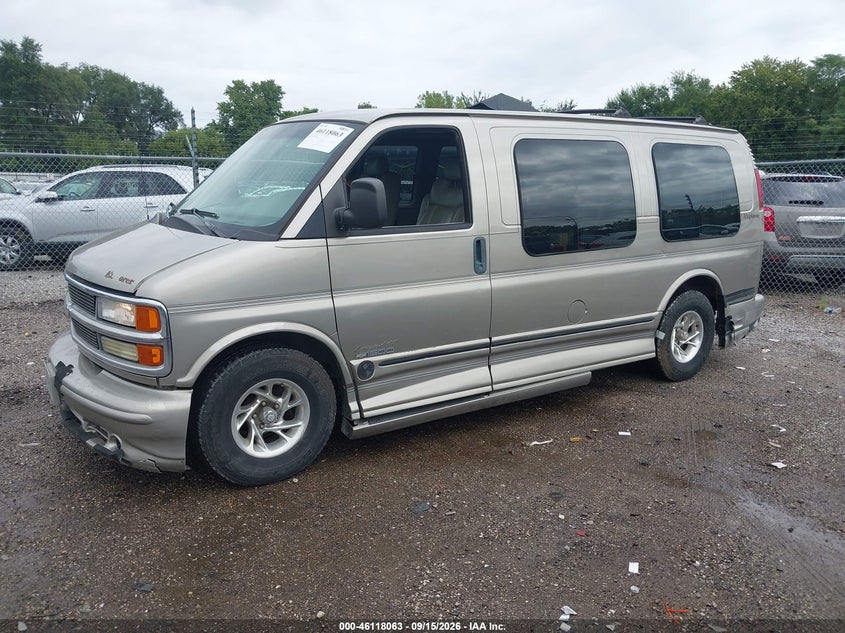 2002 Chevrolet Express, Normal Wear & Tear, IAAI, VIN 1GBFG15RX21158320 — photo 2