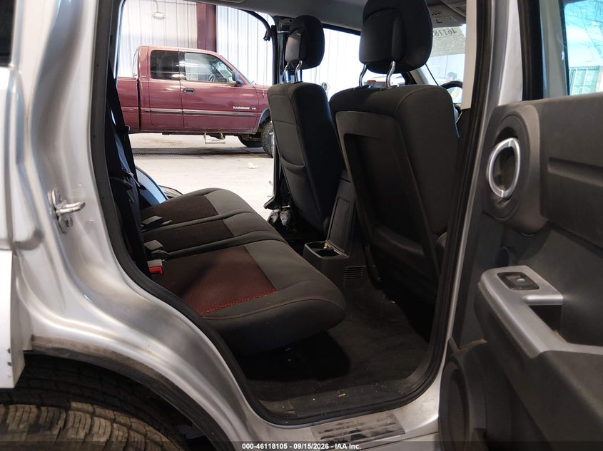 Фото 8 - DODGE NITRO