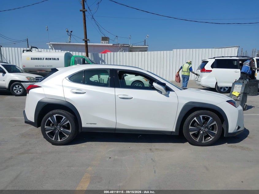 LEXUS UX 250H - zdjęcie 13