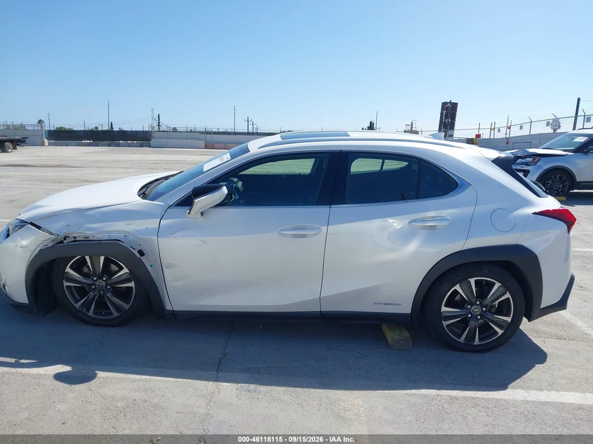 LEXUS UX 250H - zdjęcie 14
