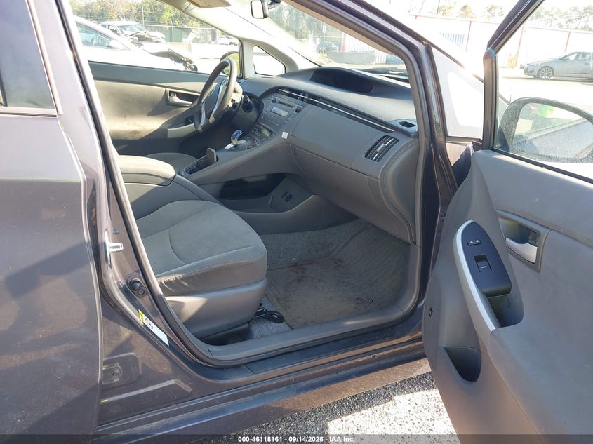 2010 TOYOTA PRIUS auction photo 5