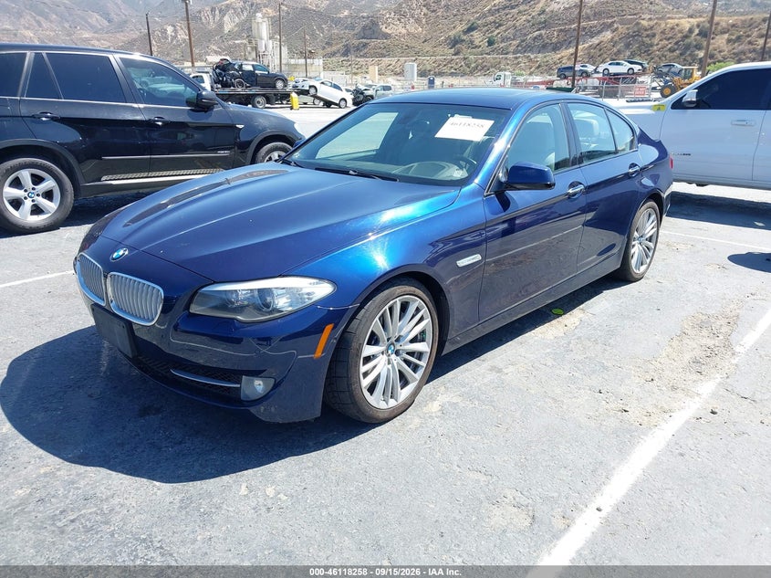 2012 BMW 5er, Right Front, IAAI, VIN WBAFR9C51CDV58364 — photo 2