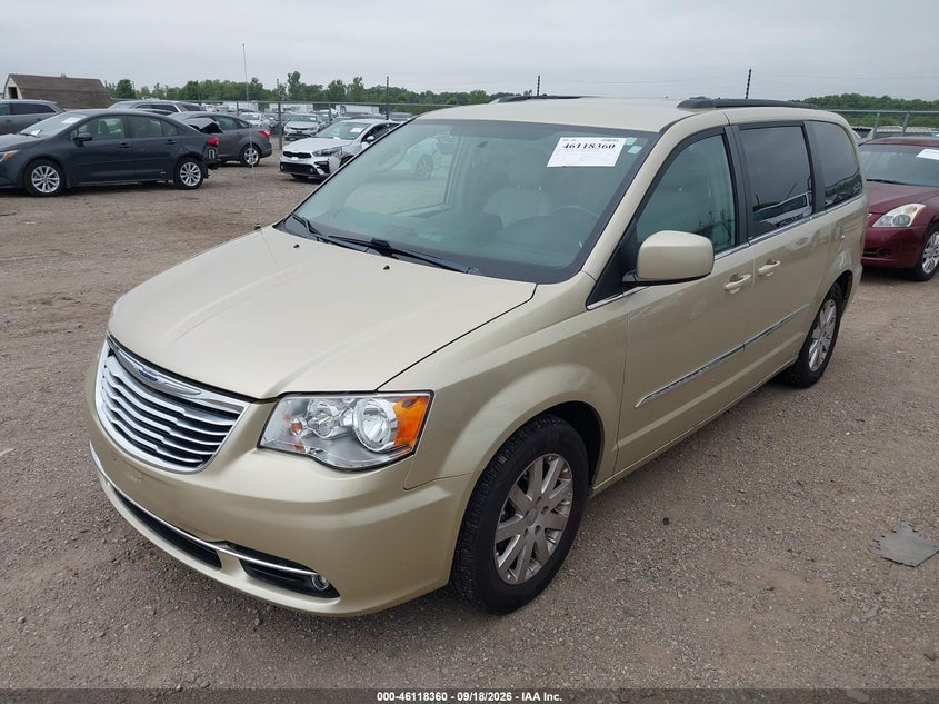 2011 CHRYSLER TOWN & COUNTRY auction photo 2