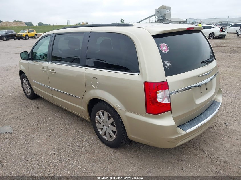 2011 CHRYSLER TOWN & COUNTRY auction photo 3