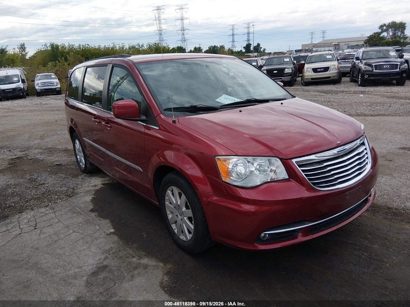 2015 CHRYSLER TOWN & COUNTRY auction photo 1