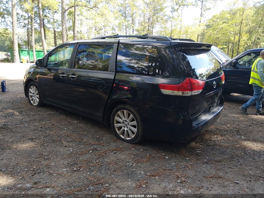 2014 TOYOTA SIENNA auction photo 3