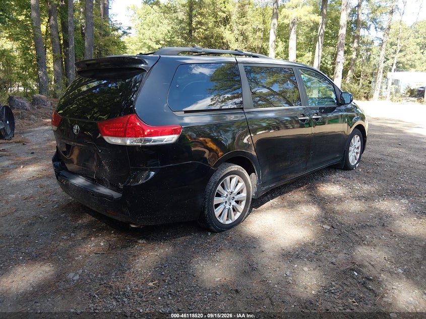 2014 TOYOTA SIENNA auction photo 4