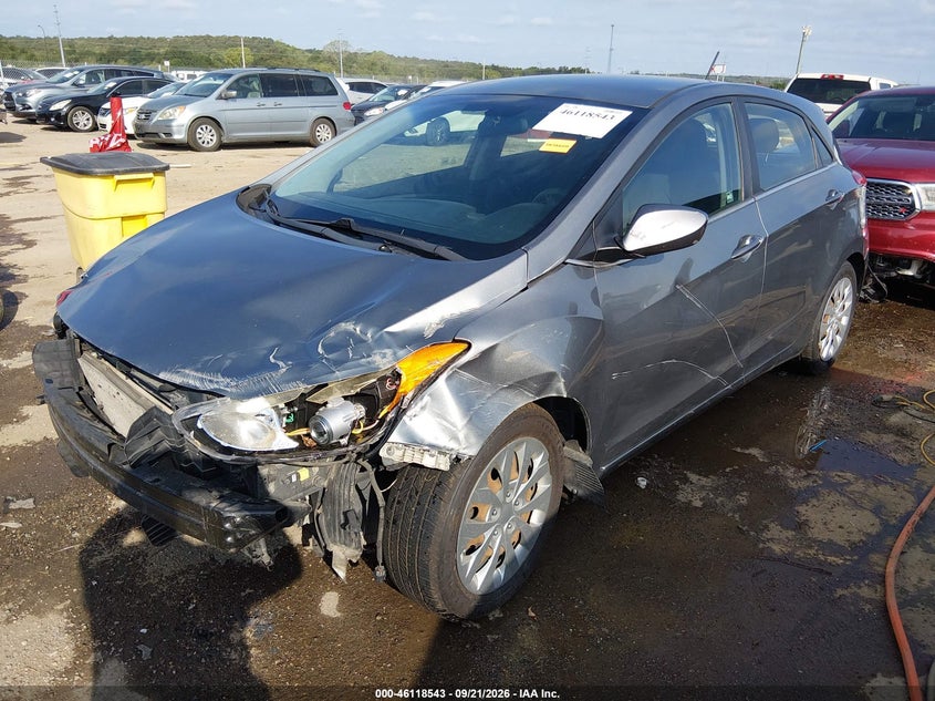 2017 Hyundai Elantra Gt, Front End, IAAI, VIN KMHD35LHXHU369536 — photo 2