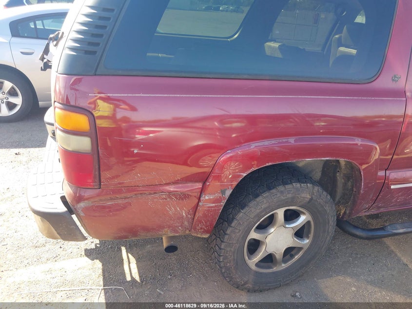 2002 CHEVROLET SUBURBAN 1500 auction photo 6