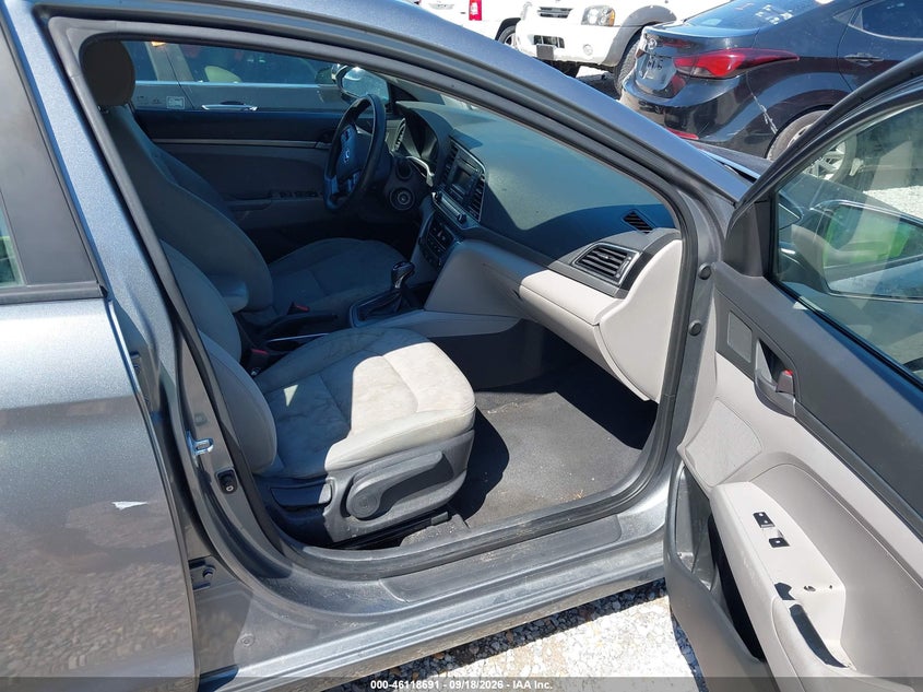 2017 HYUNDAI ELANTRA auction photo 5