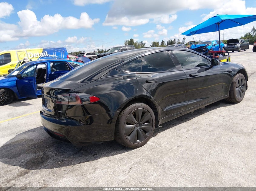 Vin: 5yjsa1e66mf438991, lot: 46618564, tesla model s plaid tri motor all-wheel drive 20214