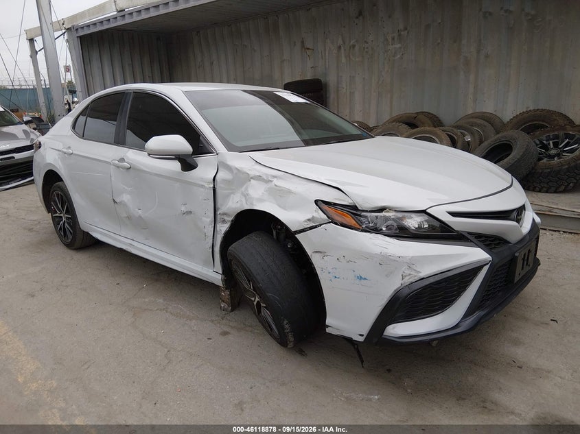 Vin: 4t1g11ak1ru212215, lot: 46618598, toyota camry se 2024 img_1