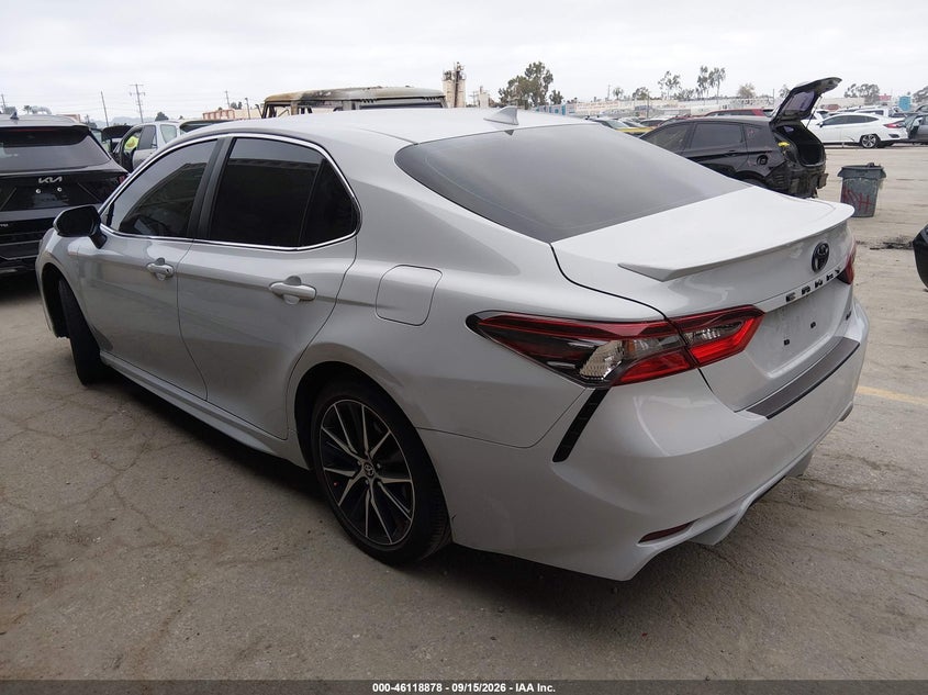 Vin: 4t1g11ak1ru212215, lot: 46618598, toyota camry se 20243