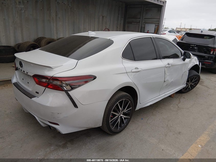 Vin: 4t1g11ak1ru212215, lot: 46618598, toyota camry se 20244