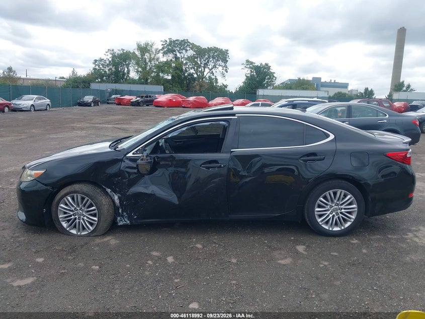 2013 LEXUS ES 350 · Фото 13