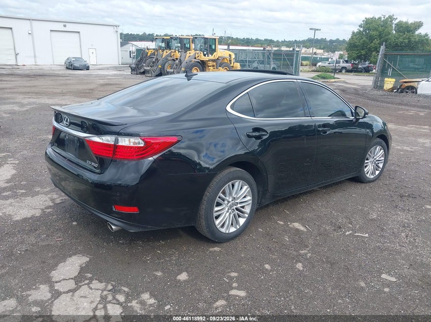 2013 LEXUS ES 350 · Фото 4