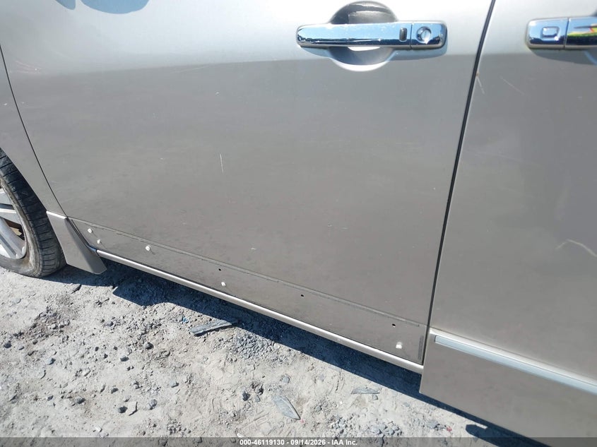 2012 NISSAN QUEST auction photo 6