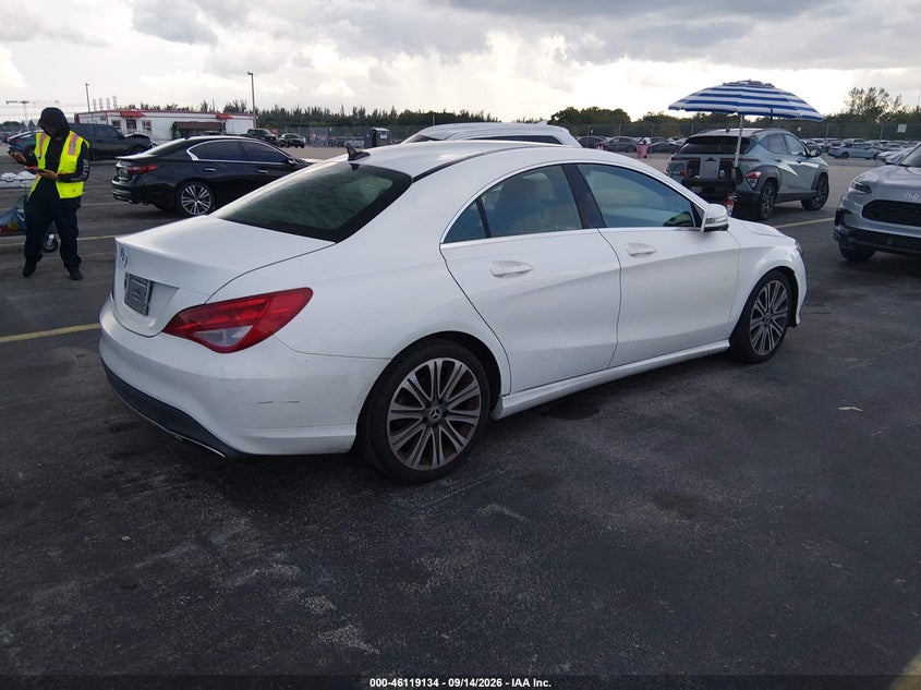 MERCEDES-BENZ CLA 250 - zdjęcie 4