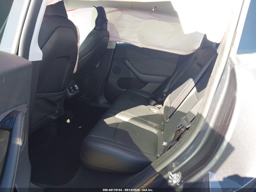 TESLA MODEL Y - zdjęcie 8