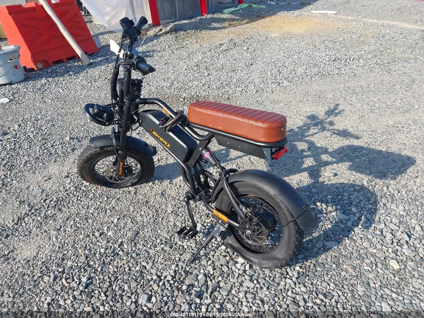 2026 ELECTRIC E BIKE XP TRIKE auction photo 3