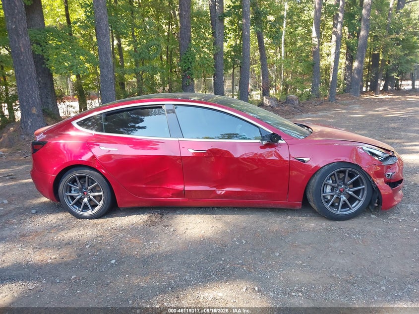 TESLA MODEL 3 - zdjęcie 12
