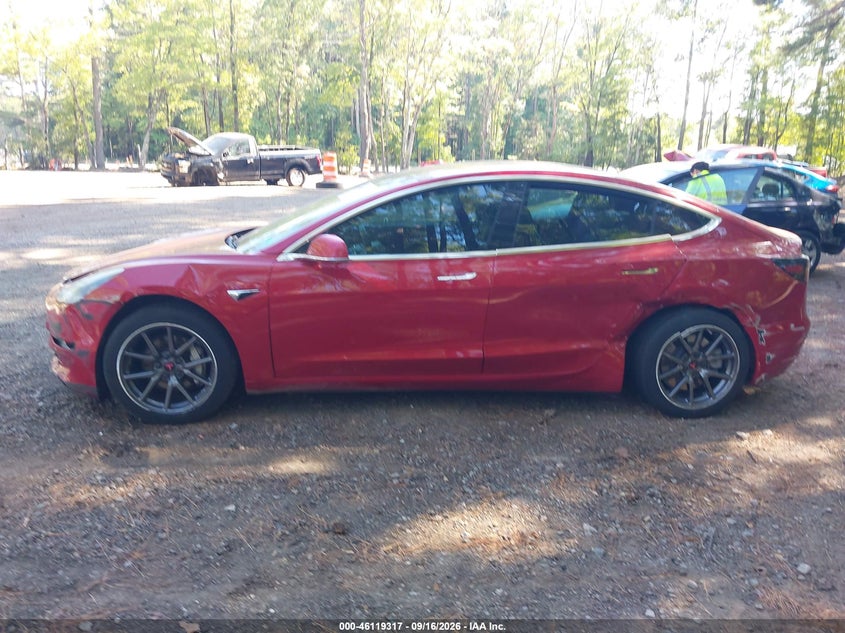 TESLA MODEL 3 - zdjęcie 13