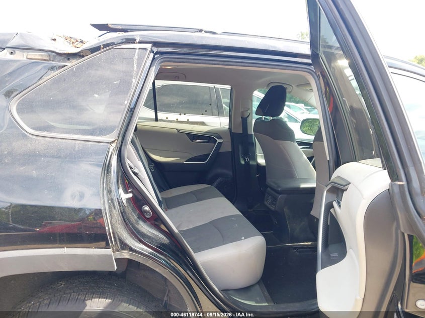 TOYOTA RAV4 - zdjęcie 8