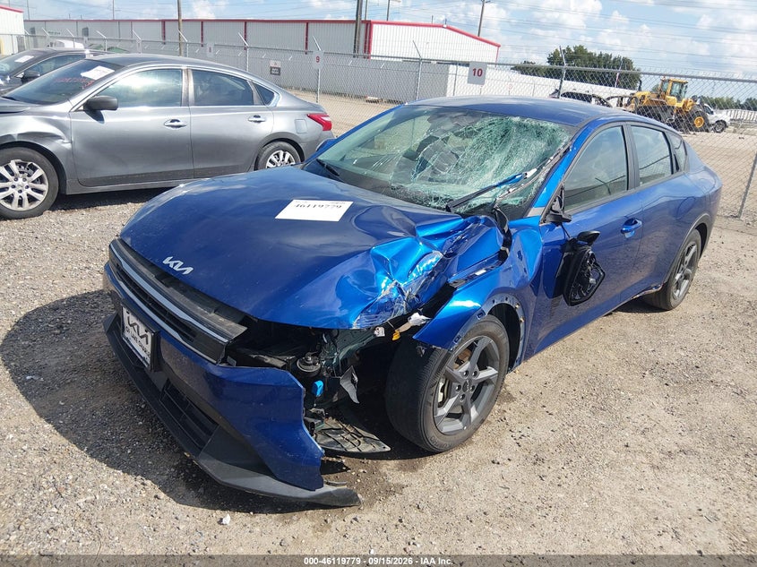 Vin: 3kpft4de2se145808, lot: 46619499, kia k4 lxs 20252
