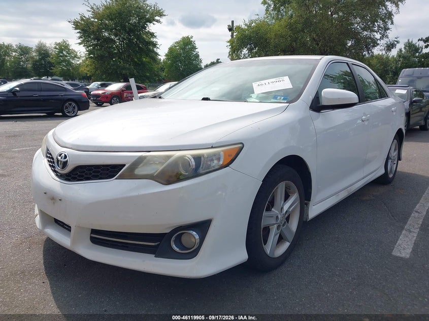 Vin: 4t1bf1fk5eu379014, lot: 46619625, toyota camry se 20142