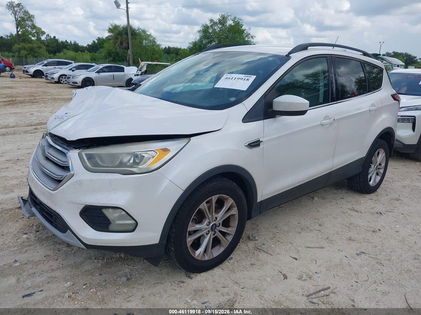 Vin: 1fmcu0hd2juc73651, lot: 46619638, ford escape sel 20182