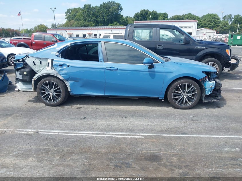 TOYOTA CAMRY - zdjęcie 14