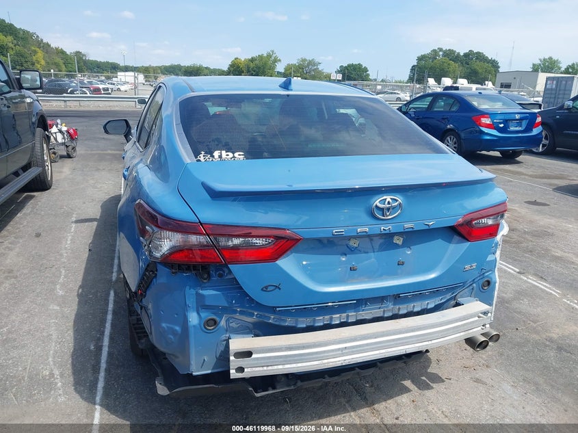 TOYOTA CAMRY - zdjęcie 17