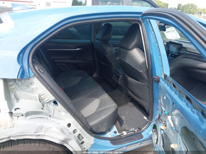 TOYOTA CAMRY - zdjęcie 8