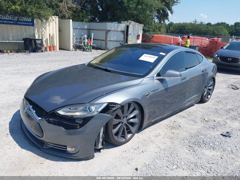 2013 Tesla Model S, Front End, IAAI, VIN 5YJSA1DP4DFP21531 — photo 2