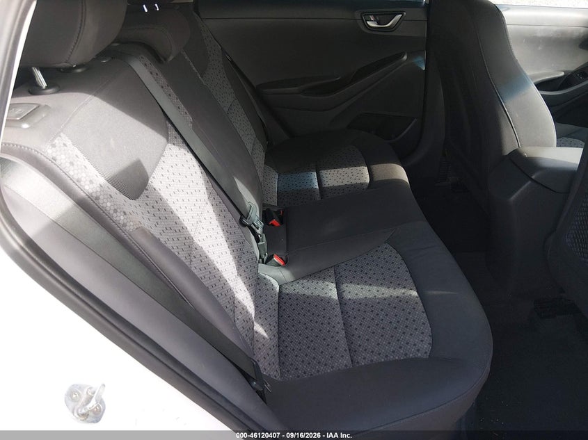 HYUNDAI IONIQ HYBRID 2017 VIN KMHC65LC9HU026725