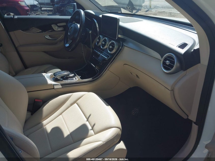 MERCEDES-BENZ GLC 300 - zdjęcie 5