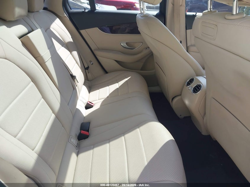 MERCEDES-BENZ GLC 300 - zdjęcie 8