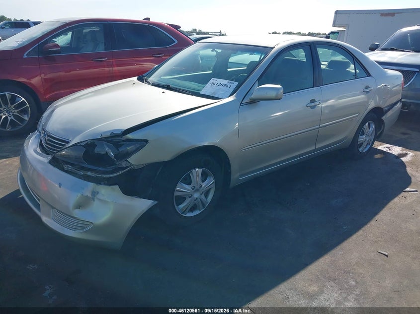 2005 Toyota Camry, Front End, IAAI, VIN 4T1BE32K15U412076 — photo 2