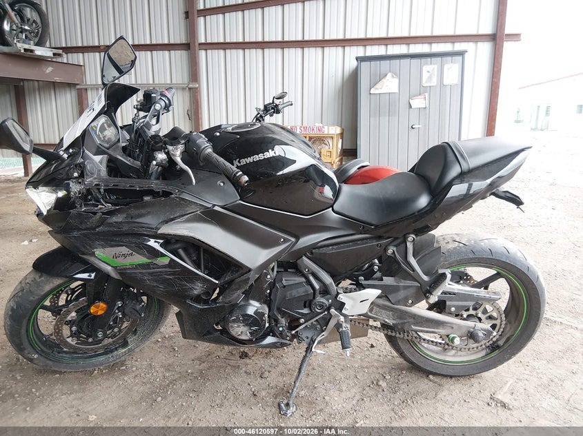 KAWASAKI EX650 2025