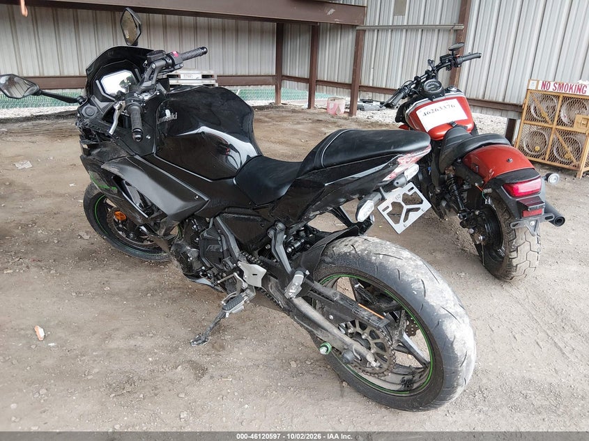 KAWASAKI EX650 2025