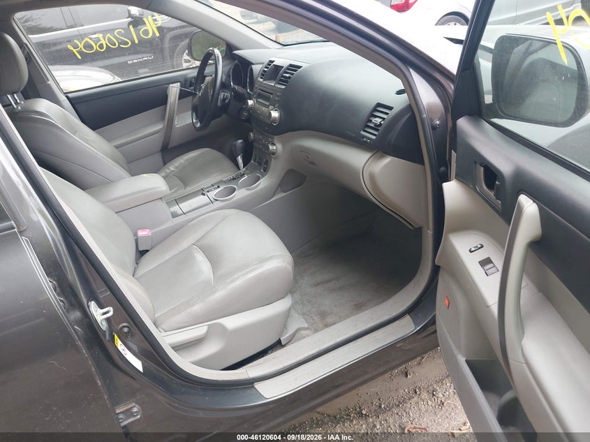 2009 TOYOTA HIGHLANDER auction photo 5