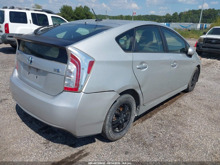 2013 TOYOTA PRIUS auction photo 4