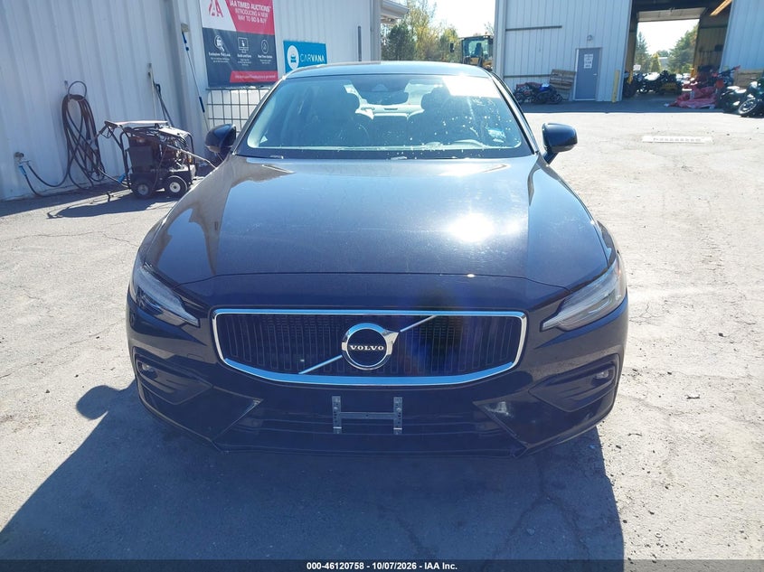 2021 VOLVO S60 T6 MOMENTUM · Фото 12